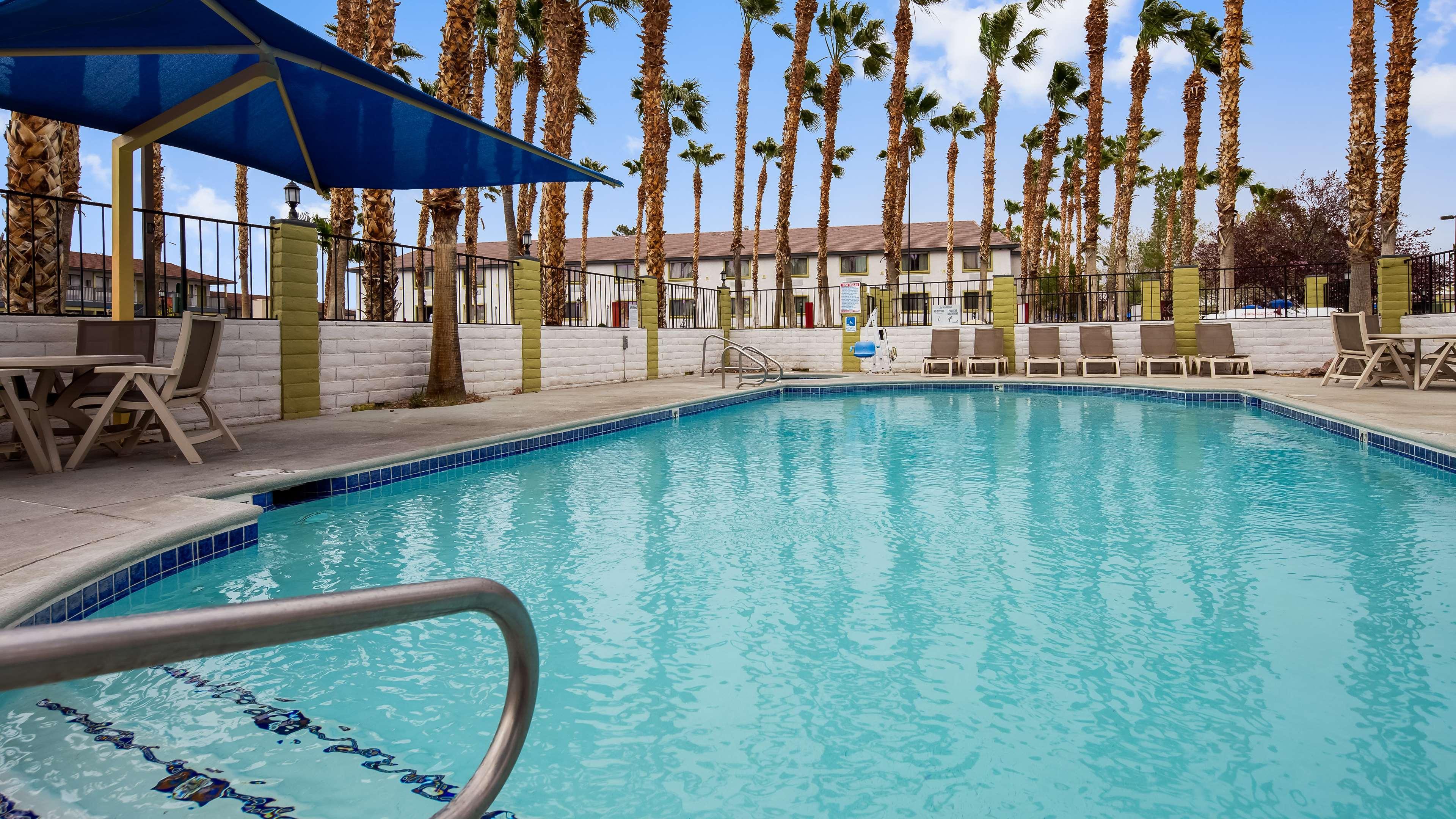 Best Western Pahrump Oasis Hotel Exterior photo